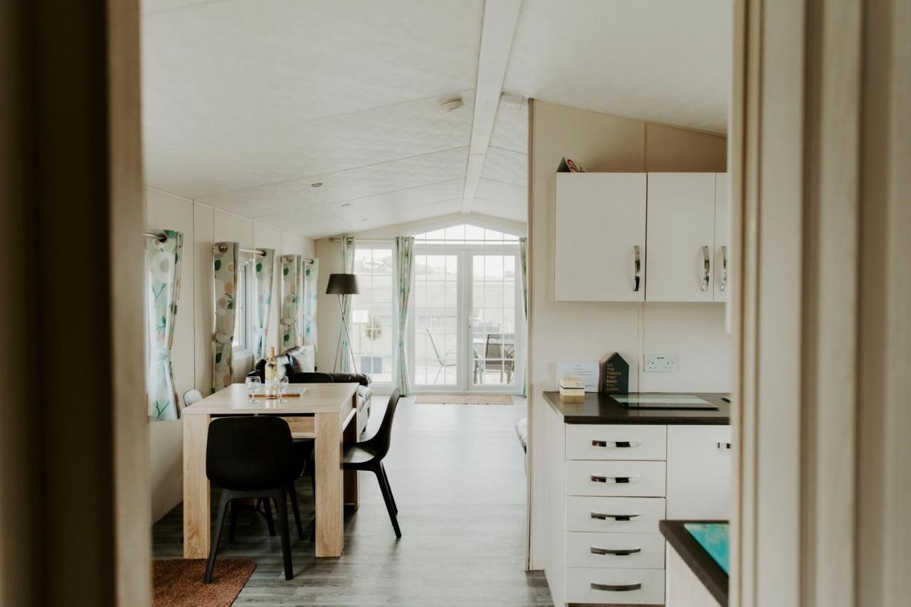 Fairview Farm Holiday Accommodation 14 Luxury Lodges, Cabins, Dog Friendly, Suitable For Couples, Families And Groups, Wedding Guests , Corporate Events, Sleeps 2-65 Guests In Ravenshead, Nottingham Near Sherwood Forest, Set In 88 Acres 외부 사진