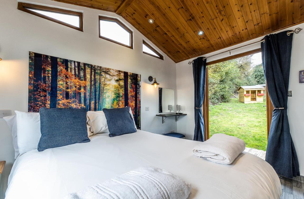 Fairview Farm Holiday Accommodation 14 Luxury Lodges, Cabins, Dog Friendly, Suitable For Couples, Families And Groups, Wedding Guests , Corporate Events, Sleeps 2-65 Guests In Ravenshead, Nottingham Near Sherwood Forest, Set In 88 Acres 외부 사진