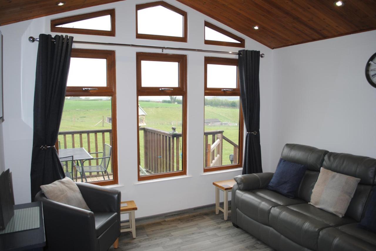 Fairview Farm Holiday Accommodation 14 Luxury Lodges, Cabins, Dog Friendly, Suitable For Couples, Families And Groups, Wedding Guests , Corporate Events, Sleeps 2-65 Guests In Ravenshead, Nottingham Near Sherwood Forest, Set In 88 Acres 외부 사진