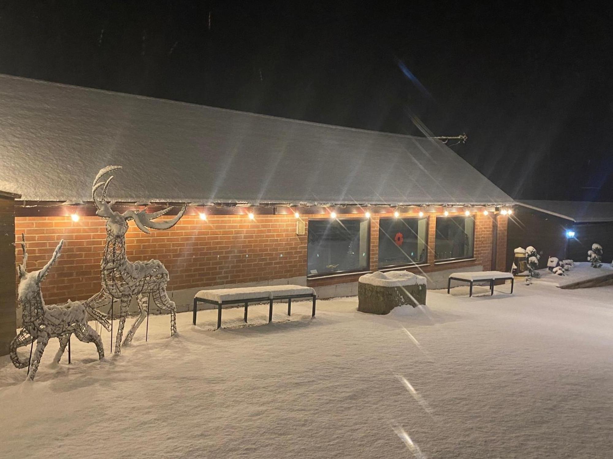 Fairview Farm Holiday Accommodation 14 Luxury Lodges, Cabins, Dog Friendly, Suitable For Couples, Families And Groups, Wedding Guests , Corporate Events, Sleeps 2-65 Guests In Ravenshead, Nottingham Near Sherwood Forest, Set In 88 Acres 외부 사진