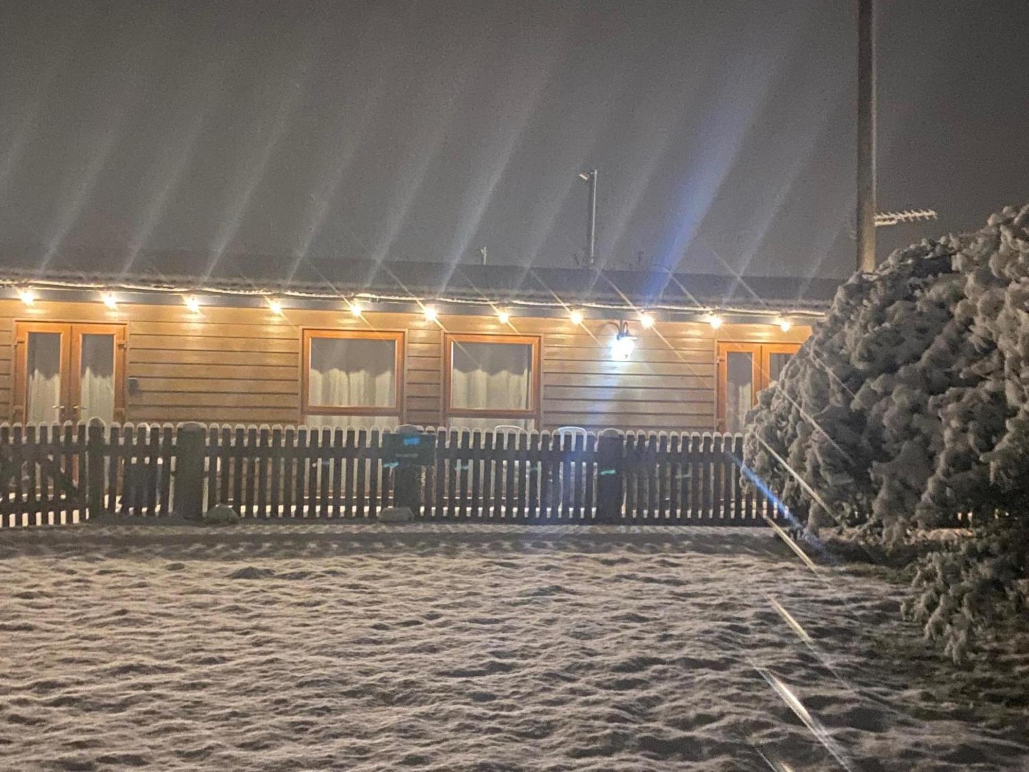 Fairview Farm Holiday Accommodation 14 Luxury Lodges, Cabins, Dog Friendly, Suitable For Couples, Families And Groups, Wedding Guests , Corporate Events, Sleeps 2-65 Guests In Ravenshead, Nottingham Near Sherwood Forest, Set In 88 Acres 외부 사진