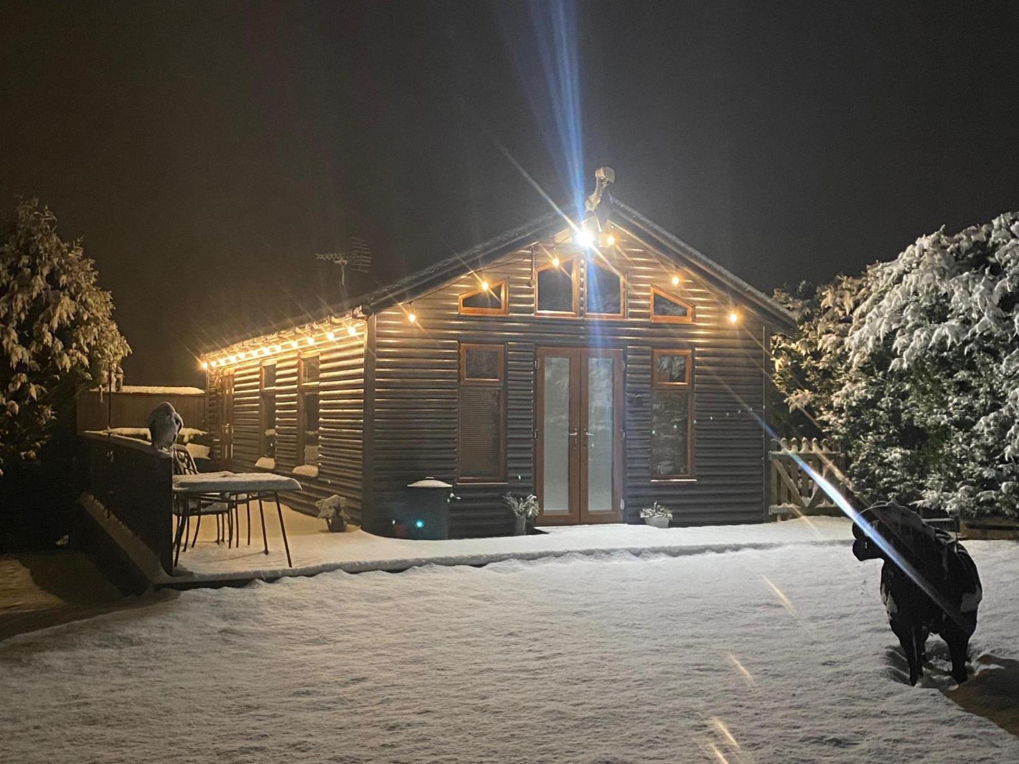 Fairview Farm Holiday Accommodation 14 Luxury Lodges, Cabins, Dog Friendly, Suitable For Couples, Families And Groups, Wedding Guests , Corporate Events, Sleeps 2-65 Guests In Ravenshead, Nottingham Near Sherwood Forest, Set In 88 Acres 외부 사진