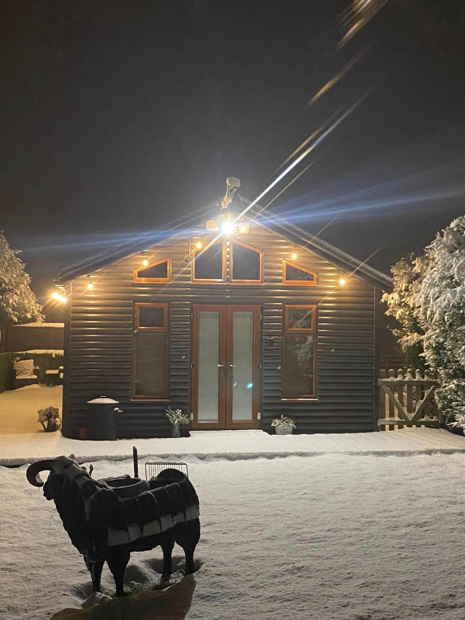 Fairview Farm Holiday Accommodation 14 Luxury Lodges, Cabins, Dog Friendly, Suitable For Couples, Families And Groups, Wedding Guests , Corporate Events, Sleeps 2-65 Guests In Ravenshead, Nottingham Near Sherwood Forest, Set In 88 Acres 외부 사진