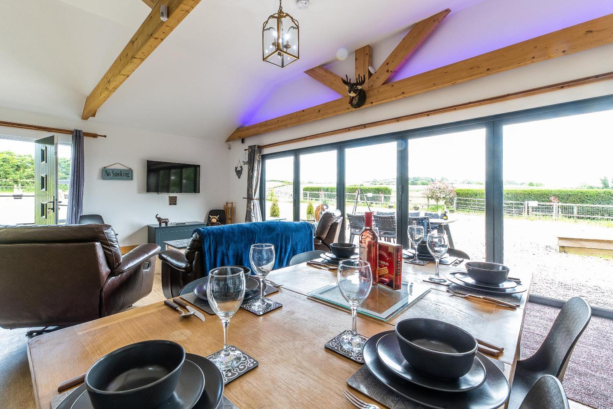 Fairview Farm Holiday Accommodation 14 Luxury Lodges, Cabins, Dog Friendly, Suitable For Couples, Families And Groups, Wedding Guests , Corporate Events, Sleeps 2-65 Guests In Ravenshead, Nottingham Near Sherwood Forest, Set In 88 Acres 외부 사진